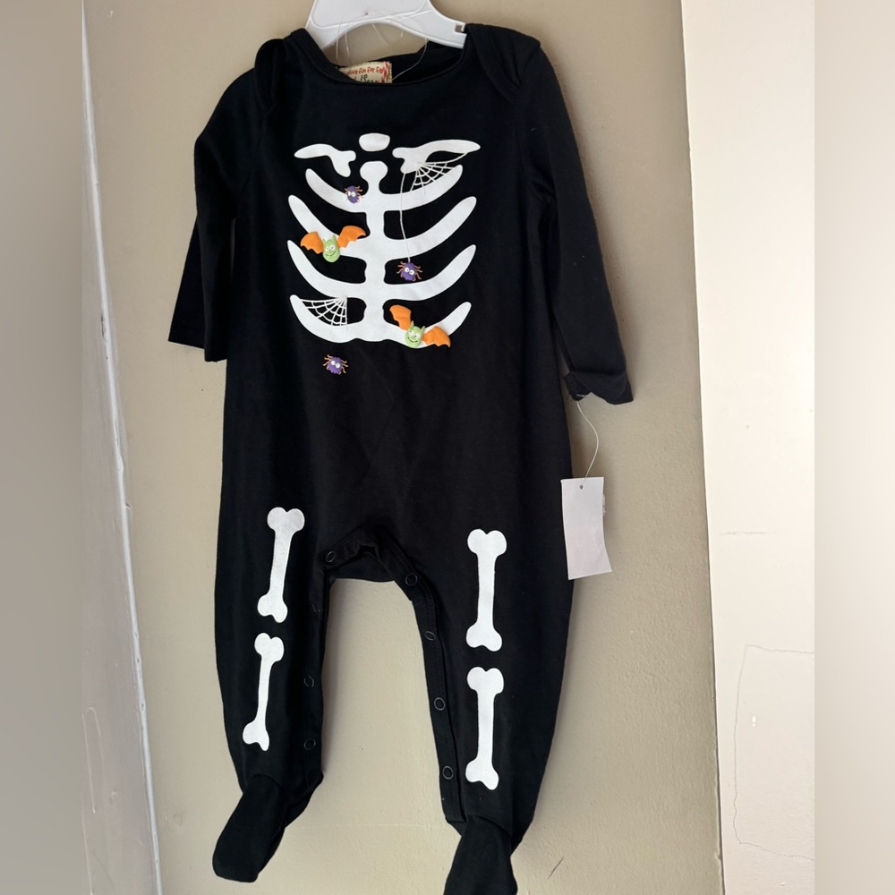 6-9 months onesie Halloween new with tags